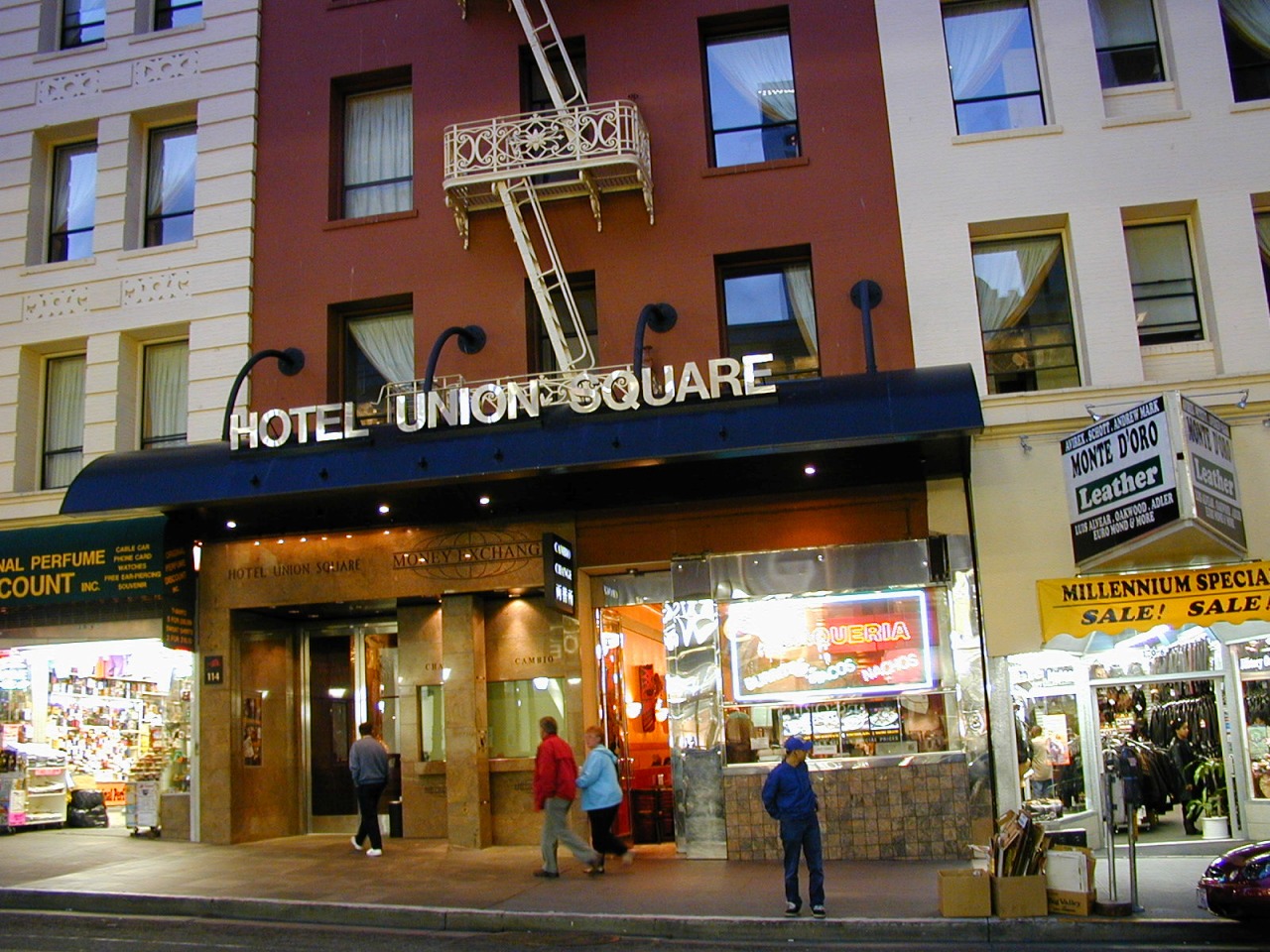 2000_0509_035_HotelUnionSquare.jpg