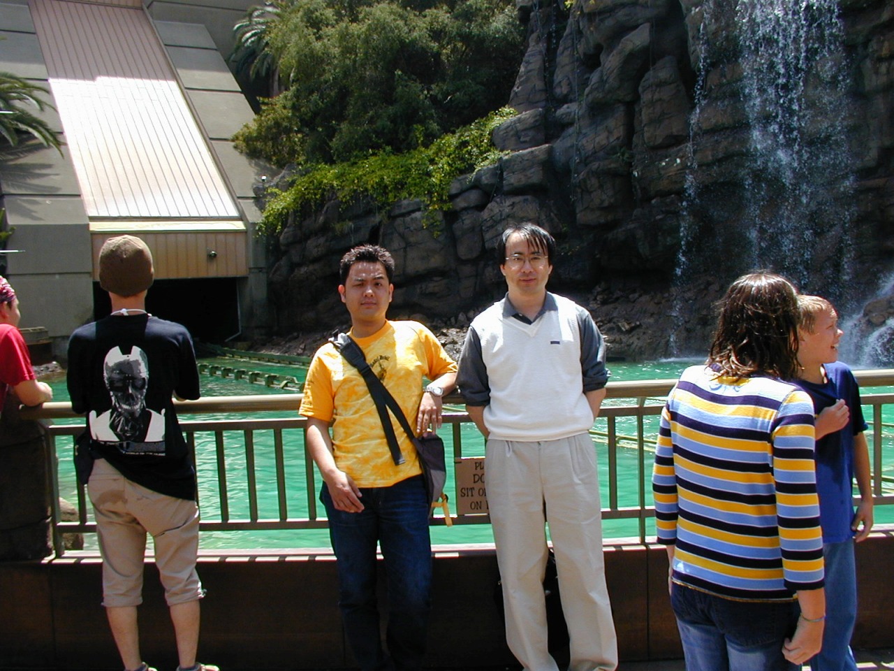 2002_0521_043_UniversalStudio_JurassicPark.jpg